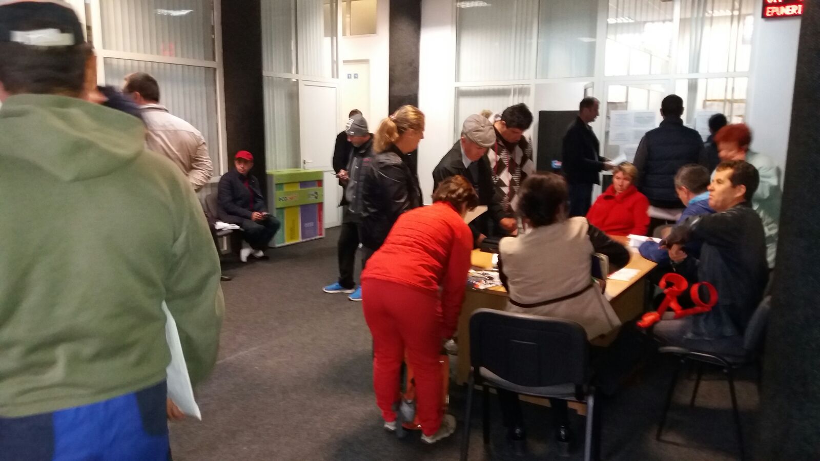 CONSTANȚA/FOTO: Aglomerație la depunerea dosarelor pentru ,,Casa Verde”
