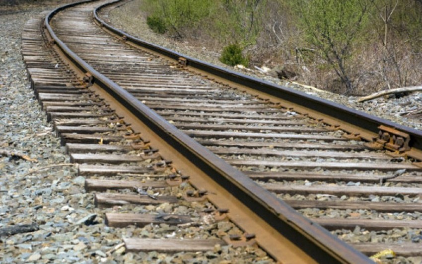 ALARMĂ FALSĂ: Pacient căzut lângă calea ferată, la VALU lui TRAIAN