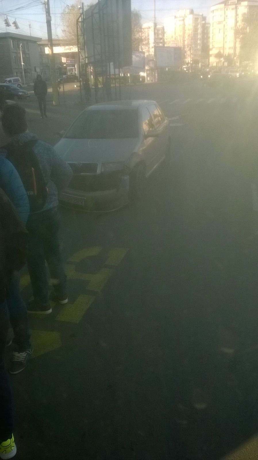FOTO – Impact rutier în TOMIS III între un autoturism și un autobuz RATC!