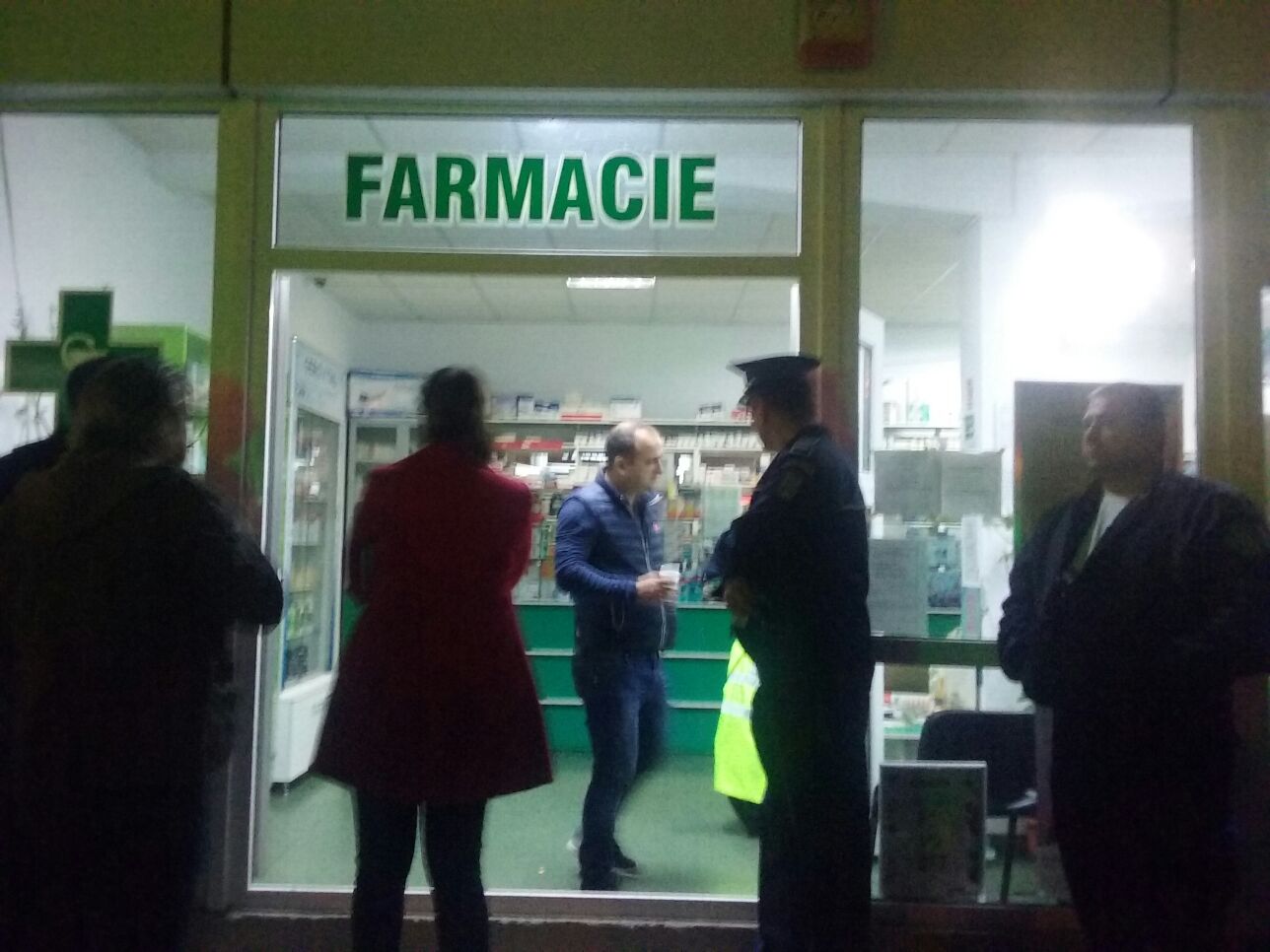 Video – CONSTANŢA: Farmacistă, la un pas să fie INCENDIATĂ de un individ