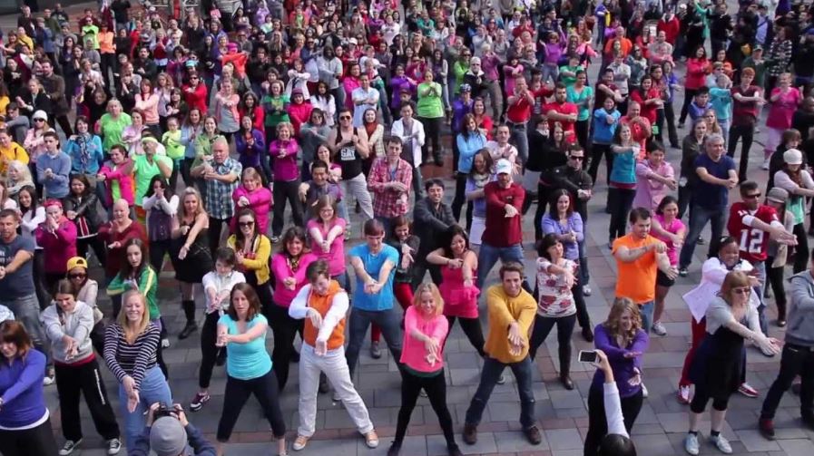 CONSTANȚA: Flashmob organizat de Ziua Mondială a Animalelor