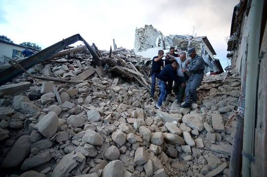 MAE trimite două echipe consulare mobile în zona seismului din Italia