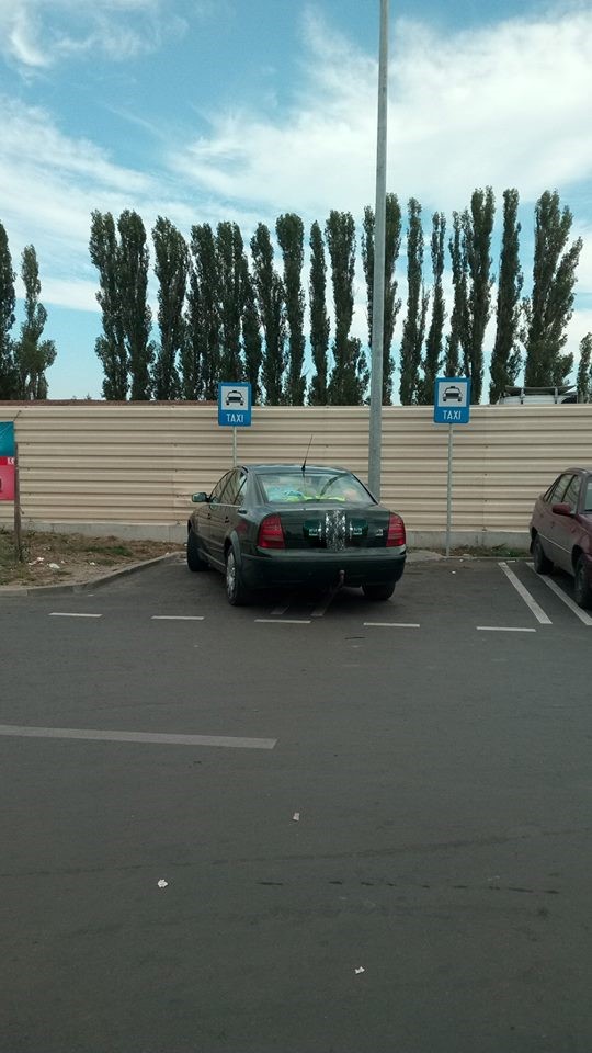 CONSTANȚA. Se întâmplă în parcările centrelor comerciale