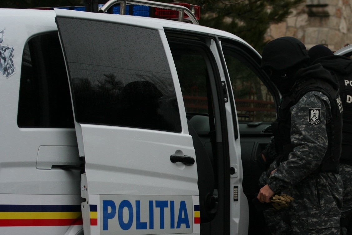 București, Prahova, Călărași, Dâmbovița, Ilfov: Percheziții la persoane bănuite de spălare de bani