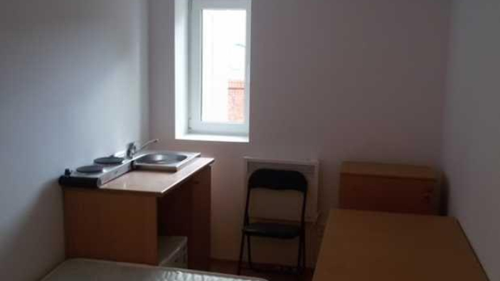 Sute de familii din Galaţi aşteaptă acordarea de locuinţe sociale însă acestea sunt blocate