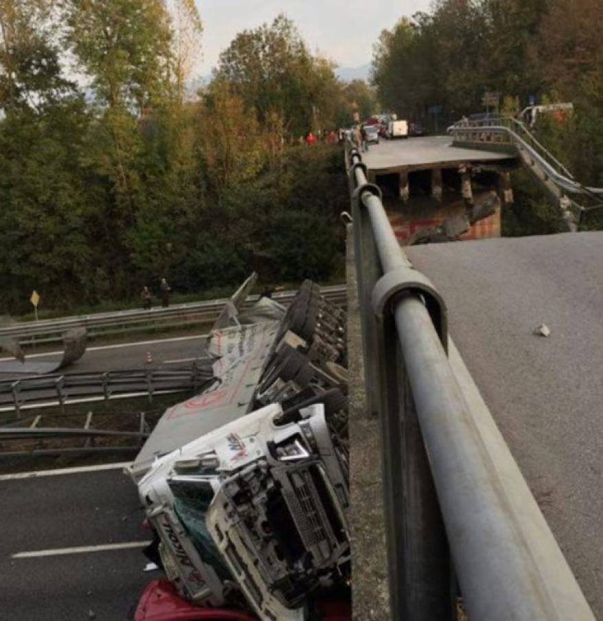 Video – ITALIA: Pod prăbușit sub greutatea unui autocamion