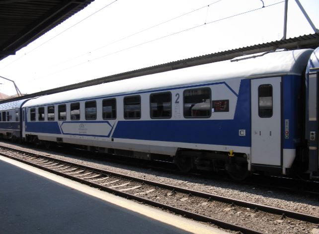 CFR Călători suplimentează trenurile inter-regio care merg la Iaşi unde are loc pelerinajul de Sfânta Parascheva
