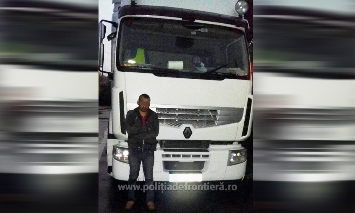 Un pakistanez care se ascundea sub un camion a fost prins în timp ce încerca să intre ilegal în România