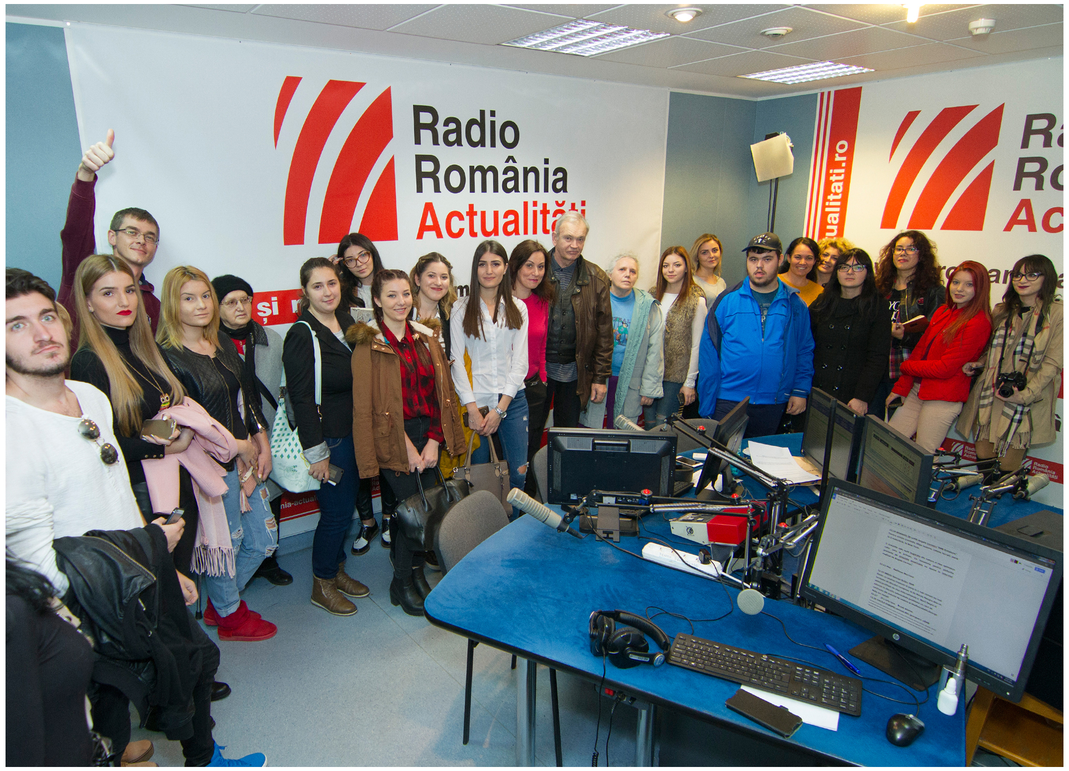 FOTO – Studenții constănțeni de la Jurnalism, în vizită la RADIO ROMÂNIA