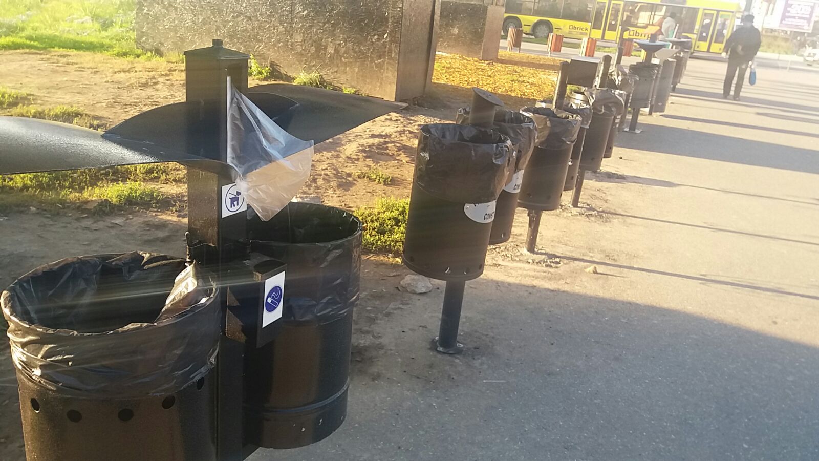 Constănțenii pot alege coșurile de gunoi care vor fi amplasate pe străzi și în parcuri