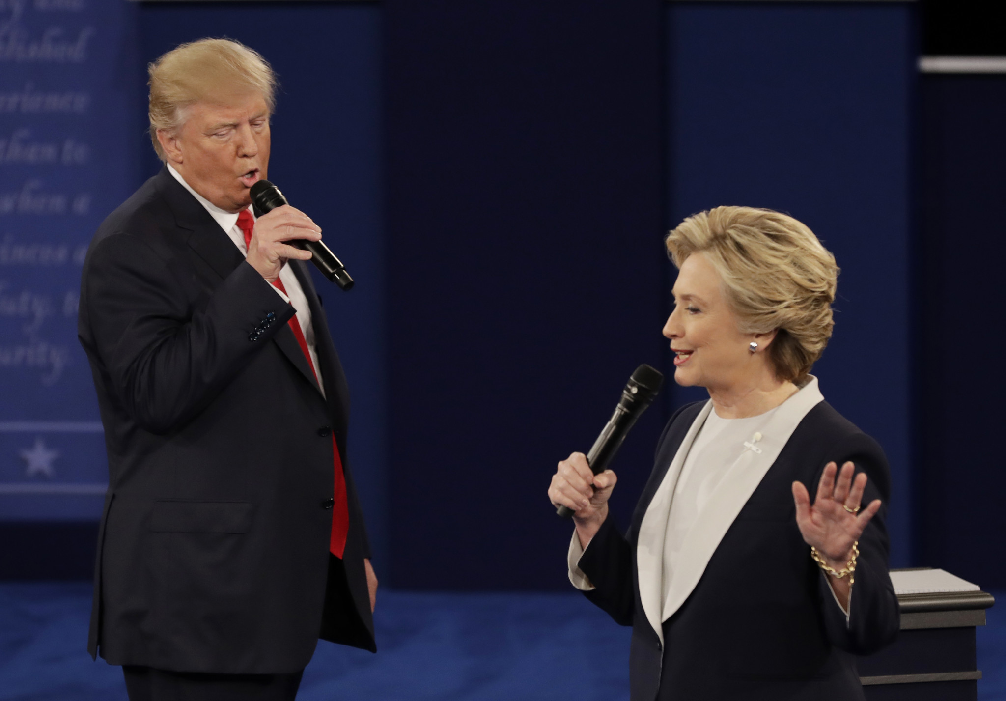 Americanii îşi aleg preşedintele: Democrata Hillary Clinton sau republicanul Donald Trump