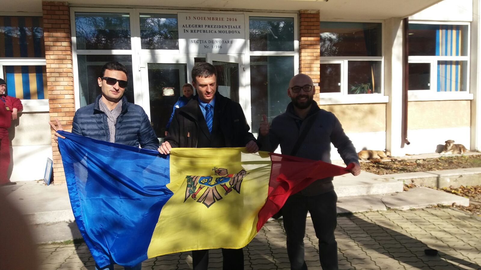 FOTO: Cetățenii moldoveni votează la Constanța