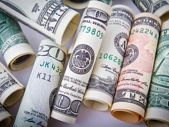 LEUL, în cădere liberă față de EURO și DOLAR