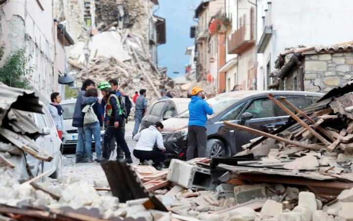 Seismul din ITALIA. În unele locuri, solul s-a SCUFUNDAT 70 cm