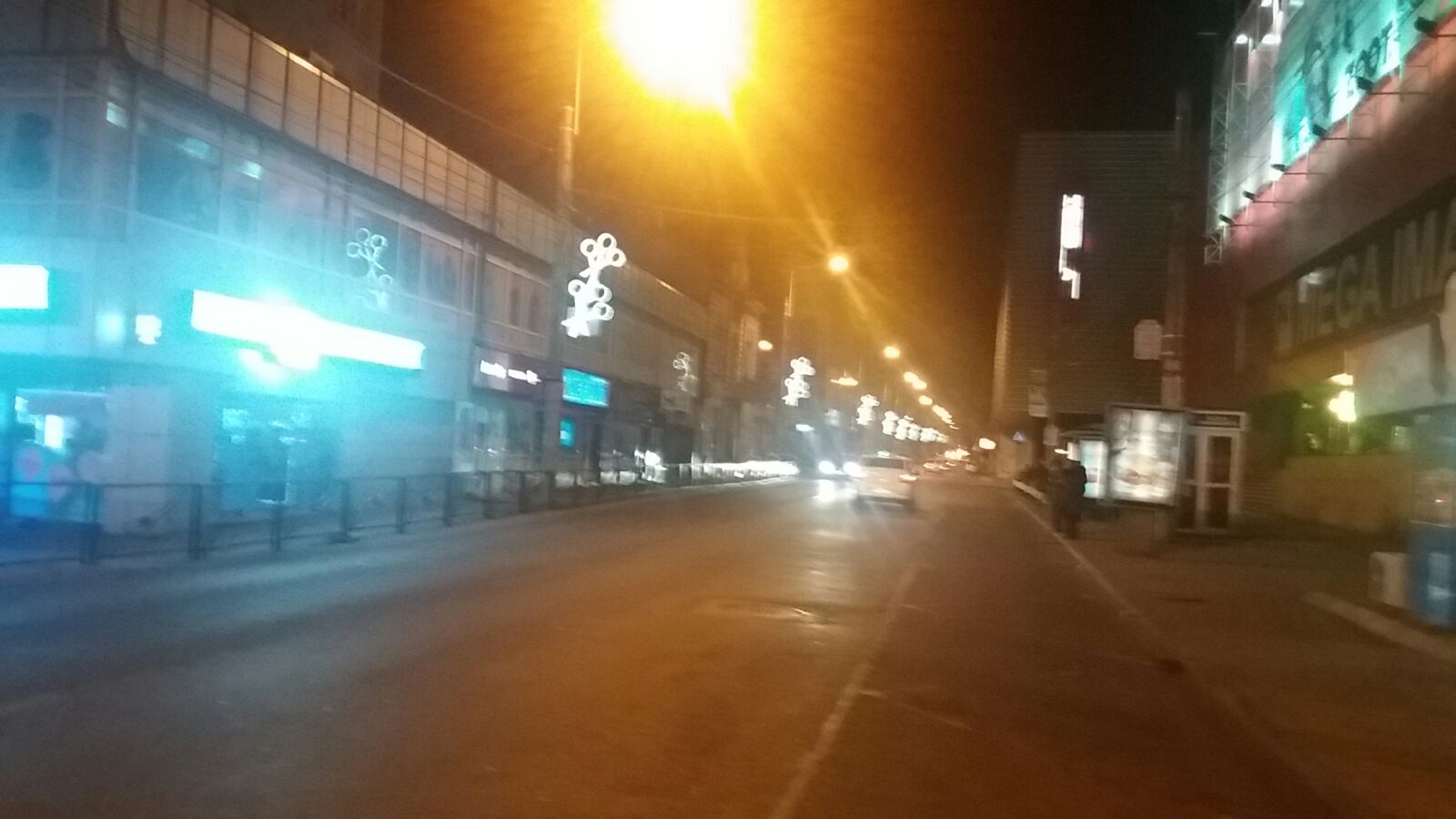 FOTO: Spiritul sărbătorilor de iarnă începe să fie prezent pe străzile din CONSTANȚA