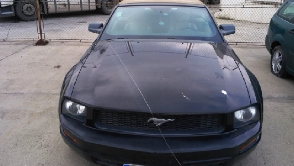FOTO: Vrei un Ford Mustang sau un Porsche Cayenne? ANAF scoate la vânzare mașini de lux confiscate