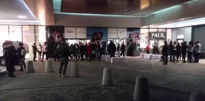 FOTO – CONSTANȚA: City Park Mall este evacuat! O mașină a luat foc în parcarea subterană