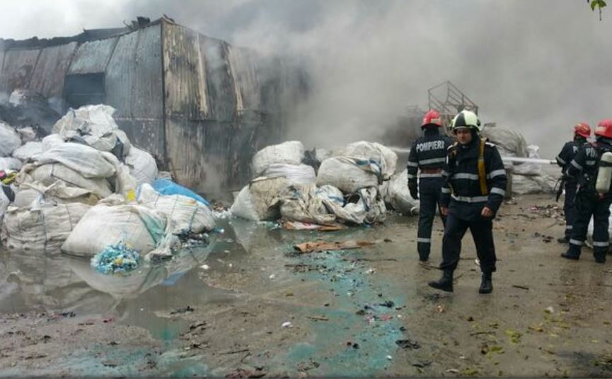 BUCUREȘTI: Patru persoane au fost rănite într-un incendiu