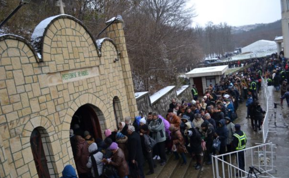 Slujbă și pelerinaj la Peștera Sfântului Andrei de la Ion Corvin