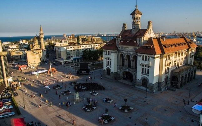 CONSTANȚA: Accesul cu autoturisme în Piața Ovidiu va fi limitat STRICT