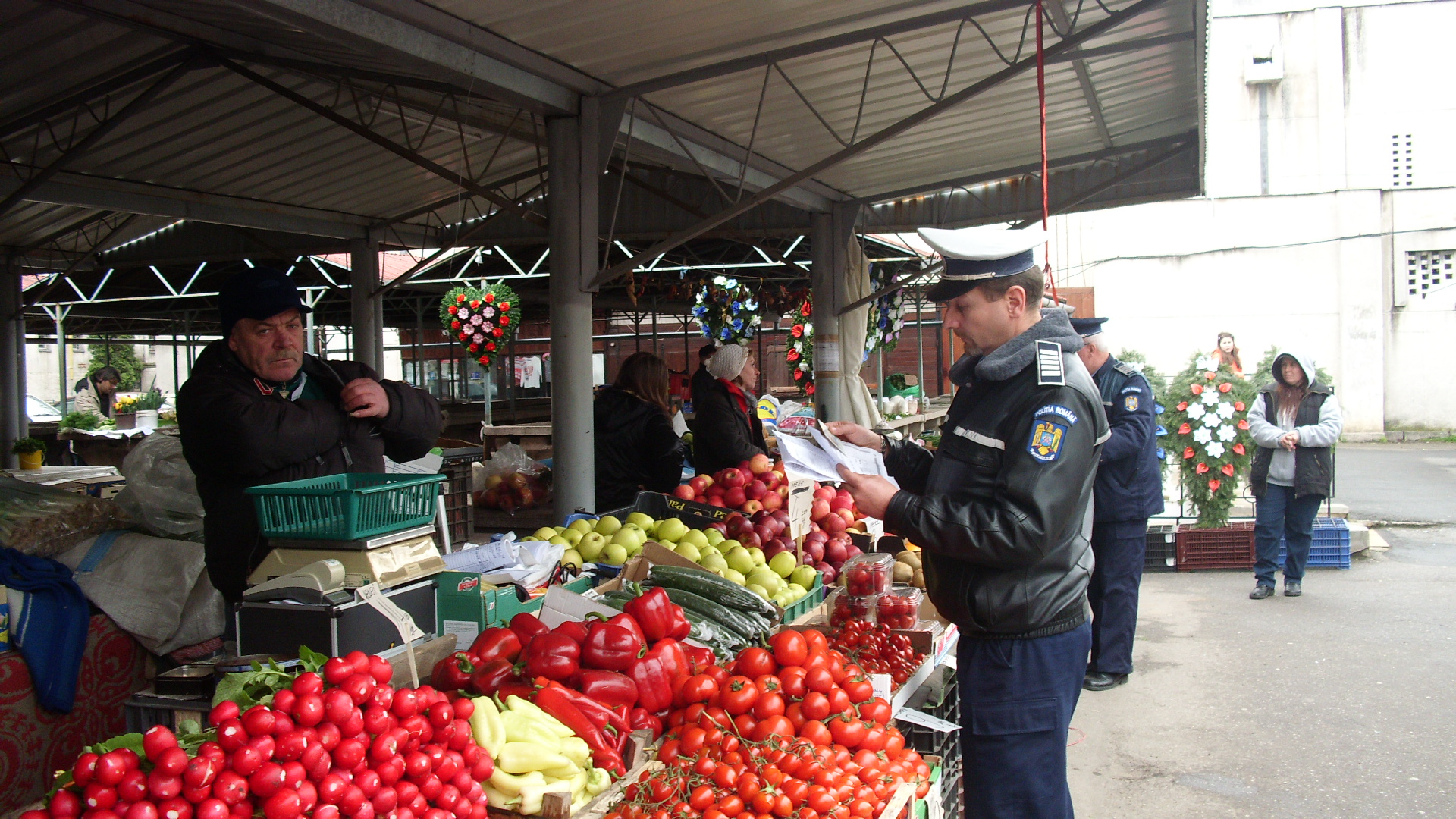 Tone de carne, legume și fructe confiscate din oboarele din ROMÂNIA
