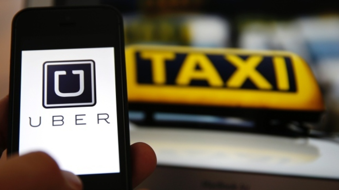 UBER vs. TAXI: Taximetriștii amenință că se vor retrage din Aeroportul Otopeni
