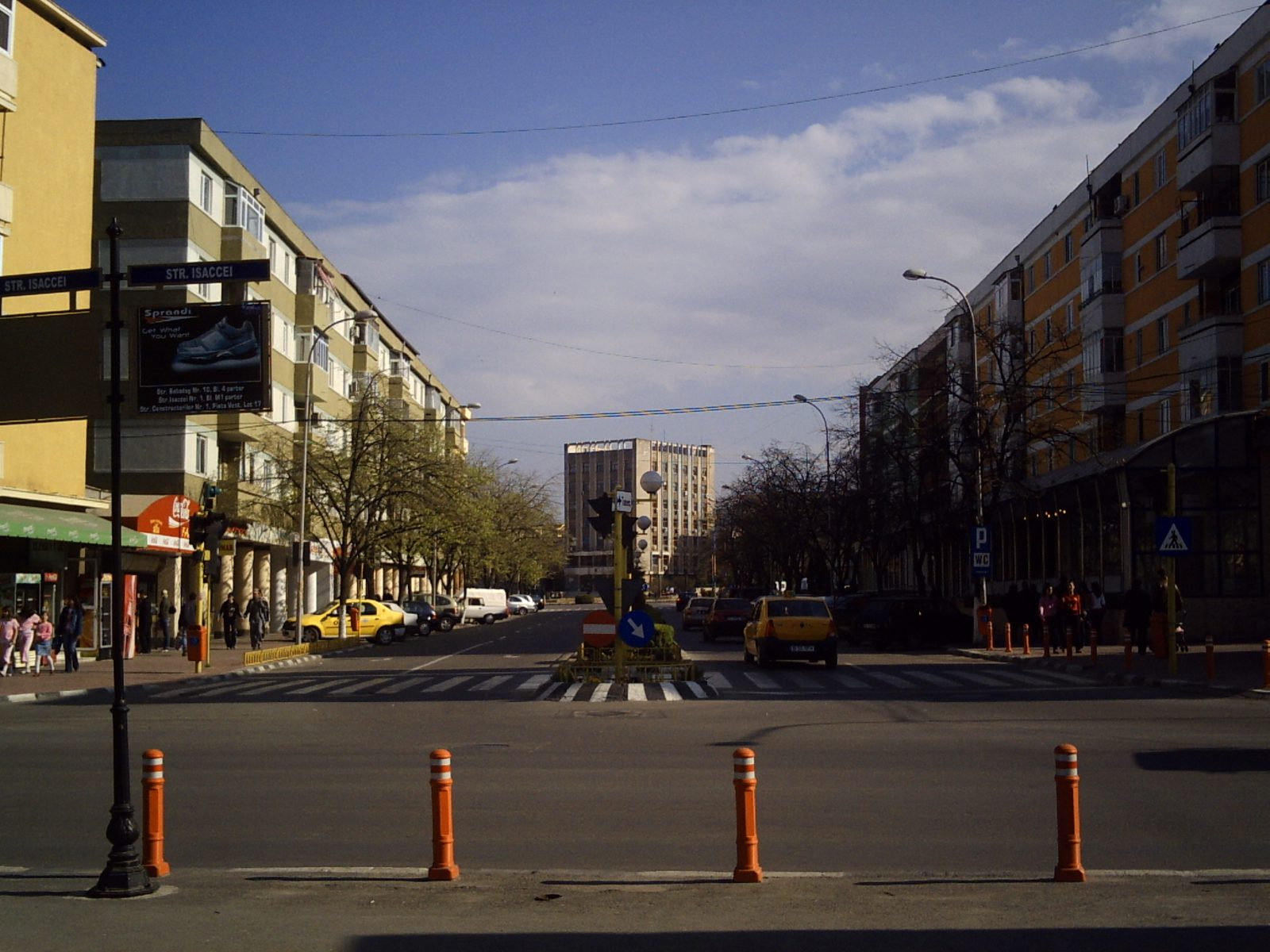 Pieton lovit de mașină pe strada Isaccei