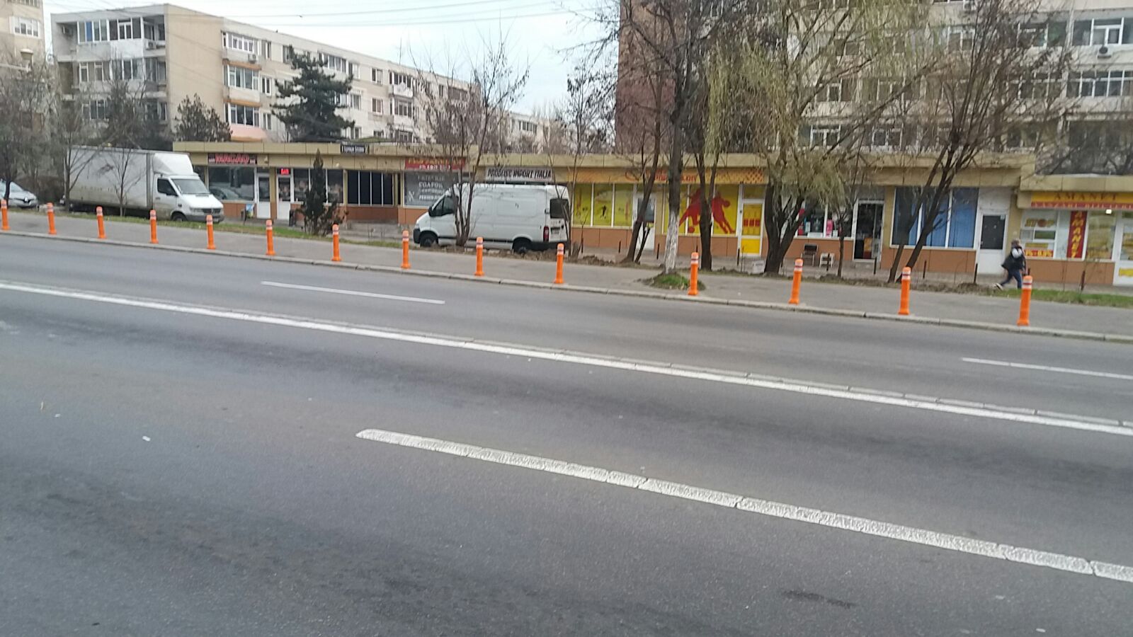 FOTO – Trotuarele din CONSTANȚA, protejate împotriva bolizilor pe patru roți