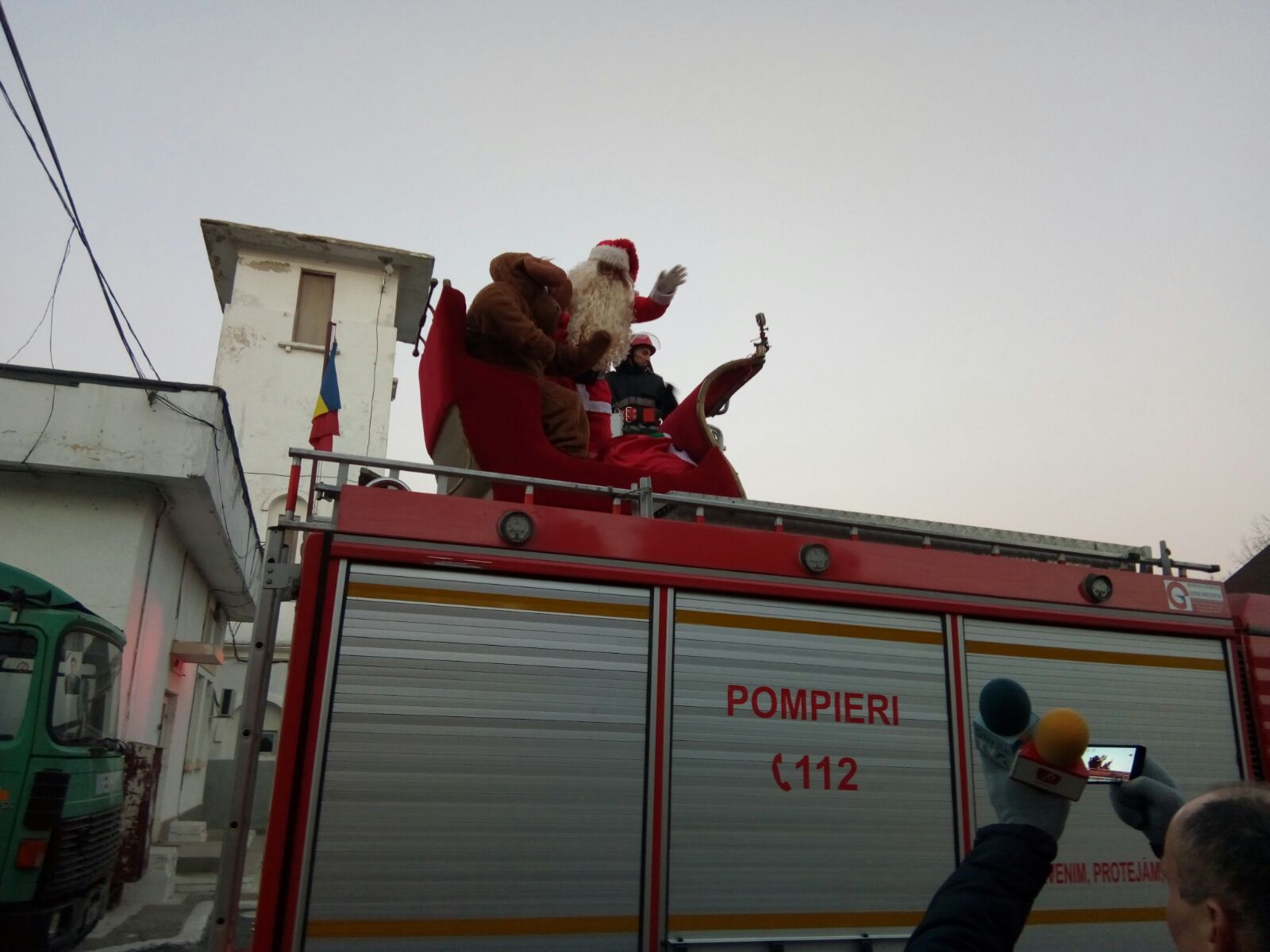 VIDEO/FOTO: Moş Crăciun a fost salvat de pompierii ISU Constanța