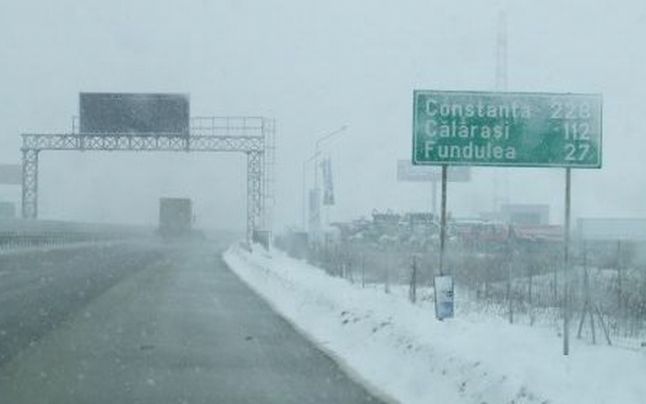 ORA 6: Pe porțiuni din A2 București-Cernavodă se circulă în regim controlat cu utilaje de deszăpezire în față