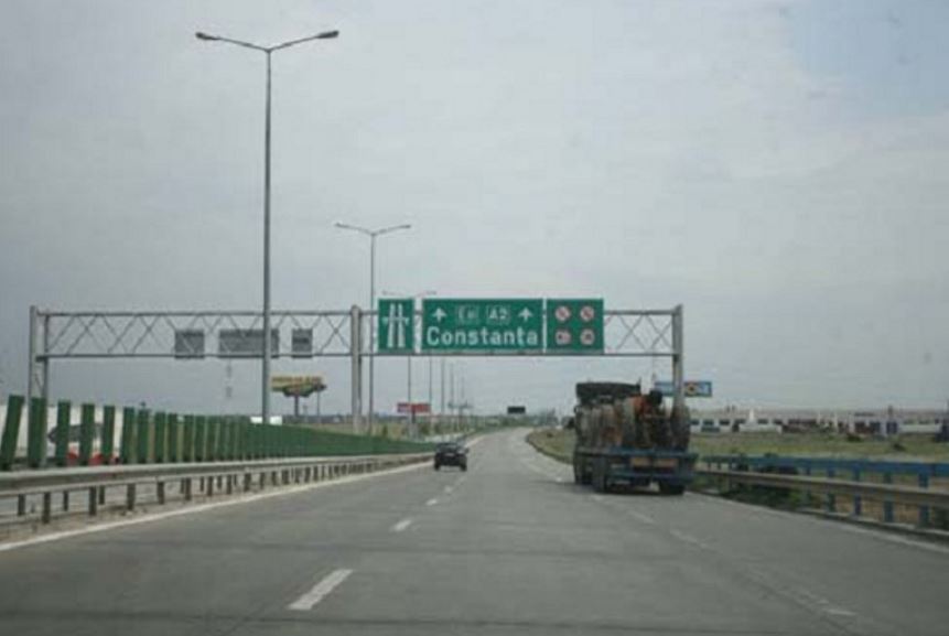 Atenție, șoferi! Traficul pe Autostrada Soarelui este afectat de vântul puternic