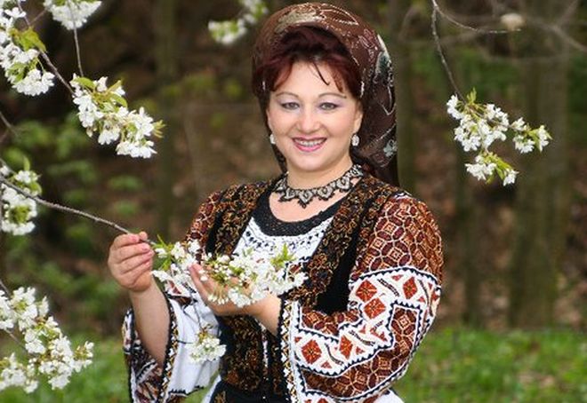 Profil de interpret: Livia Harpa
