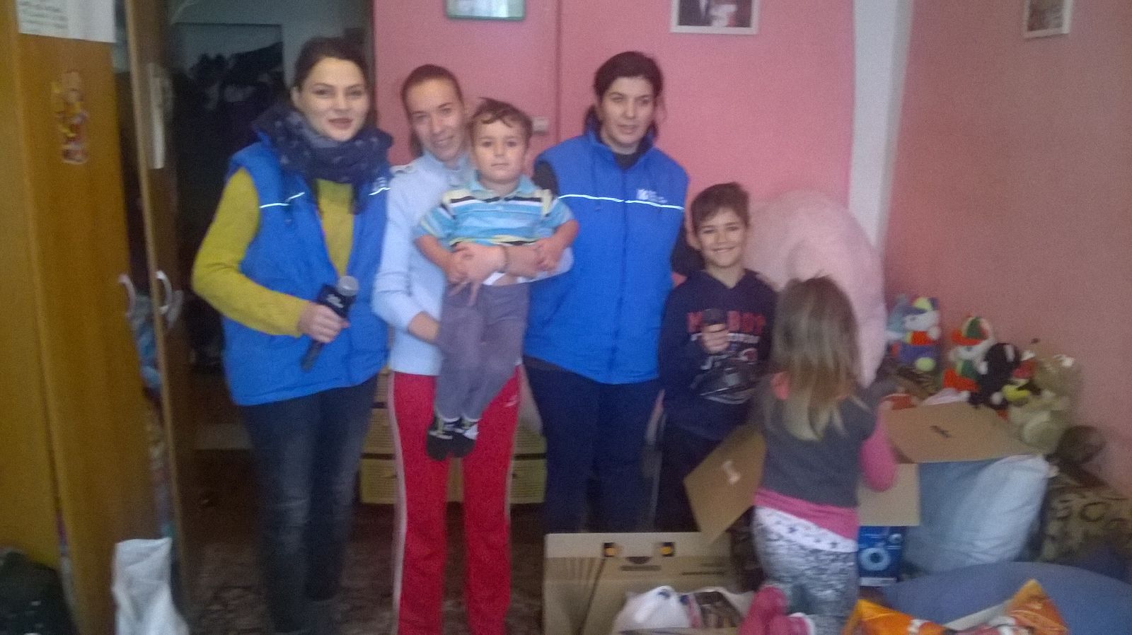FOTO: Radio Constanța ajută o familie defavorizată din Mihail Kogălniceanu