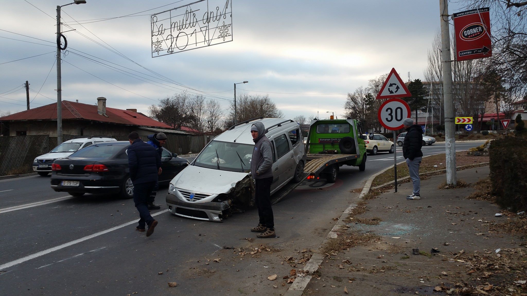 FOTO – ACCIDENT rutier în sensul giratoriu din EFORIE NORD