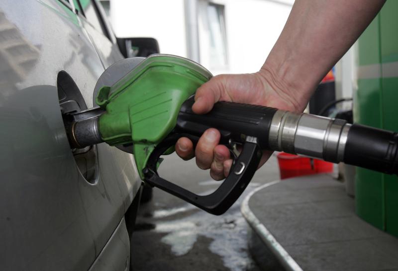 Veste bună pentru șoferi! Benzina și motorina, mai IEFTINE de la 1 ianuarie