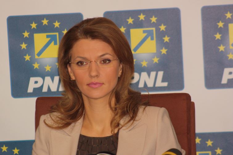 Alina Gorghiu demisionează de la şefia PNL
