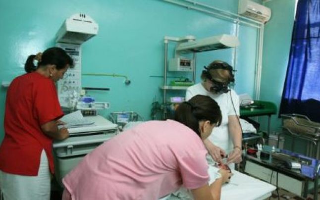 Accident CUMPLIT! Un COPIL a căzut într-o oală cu APĂ FIARTĂ