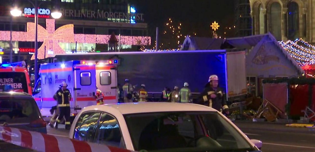 Atentatul de la BERLIN: Suspectul căuta pe internet informații despre fabricarea explozibililor