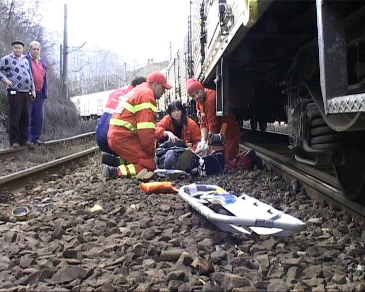 CONSTANȚA: Persoană prinsă sub o locomotivă – update