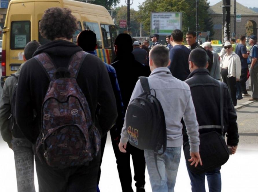 NĂVODARI: Elevii şi studenţii primesc jumătate din banii daţi pe abonamentele la transportul în comun