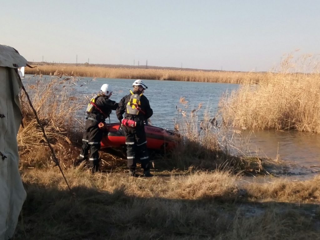 VIDEO – Operațiune de salvare la limită pe Lacul Saturn din Mangalia. A intervenit și elicopterul