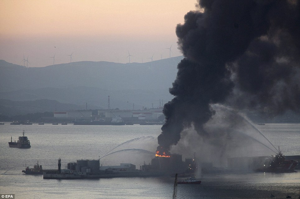 Un tanc petrolier a explodat în apropiere de Istanbul