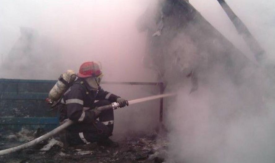 UPDATE – O casă a luat foc în localitatea Negru Vodă