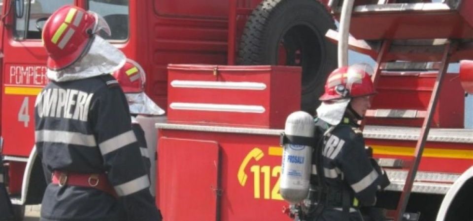 LUMINA: Gospodărie în flăcări