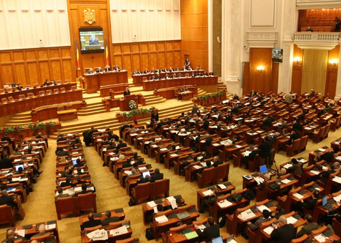 Moțiunea de cenzură va fi dezbătută și supusă votului joi