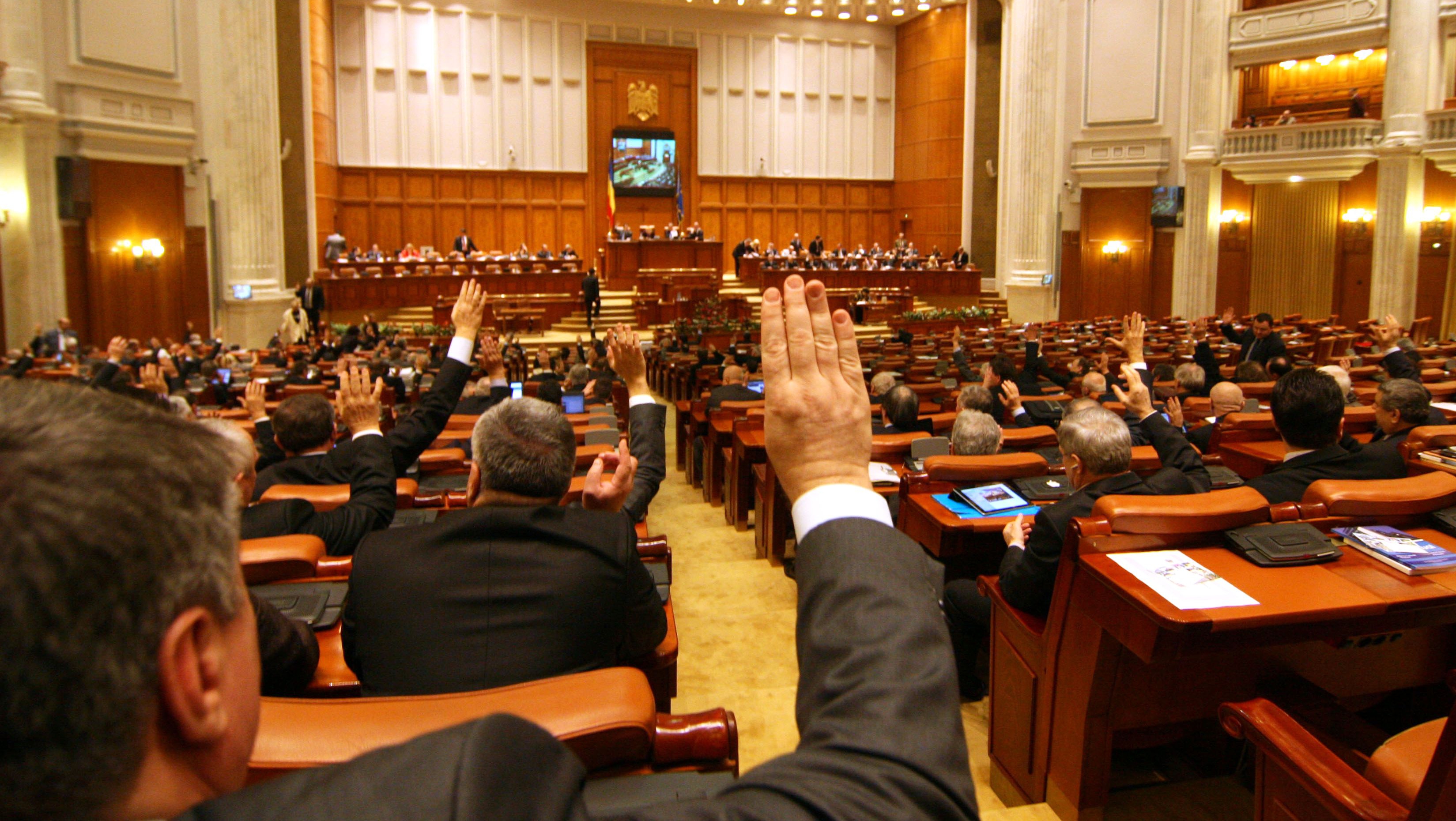 PNL poartă discuții cu celelalte partide de dreapta, inclusiv cu ALDE, pentru formarea majorității