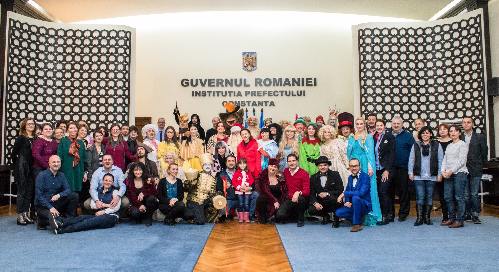 FOTO/VIDEO – Edilii din CONSTANȚA, colindați de personajele Tărâmului Magic al Crăciunului