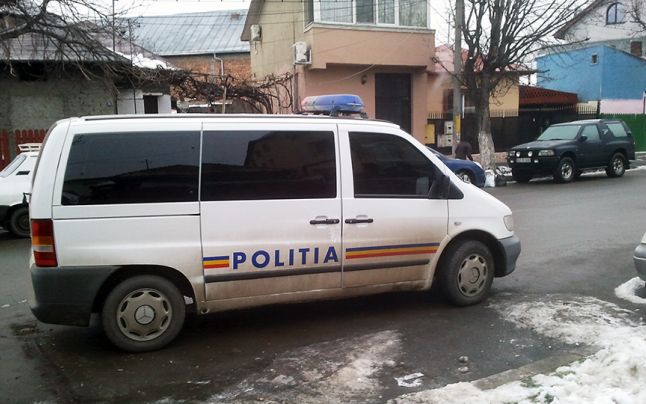PERCHEZIȚII la presupuși HOȚI DIN LOCUINȚE