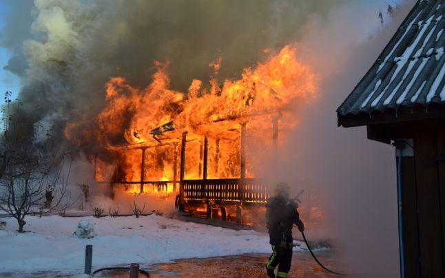 BUZĂU: Incendiu violent! Un restaurant celebru S-A FĂCUT SCRUM
