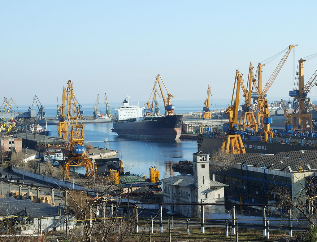 CONSTANȚA: Creştere cu 15,3% a traficului de mărfuri în acest an în porturile maritime, comparativ cu primul trimestru din 2017